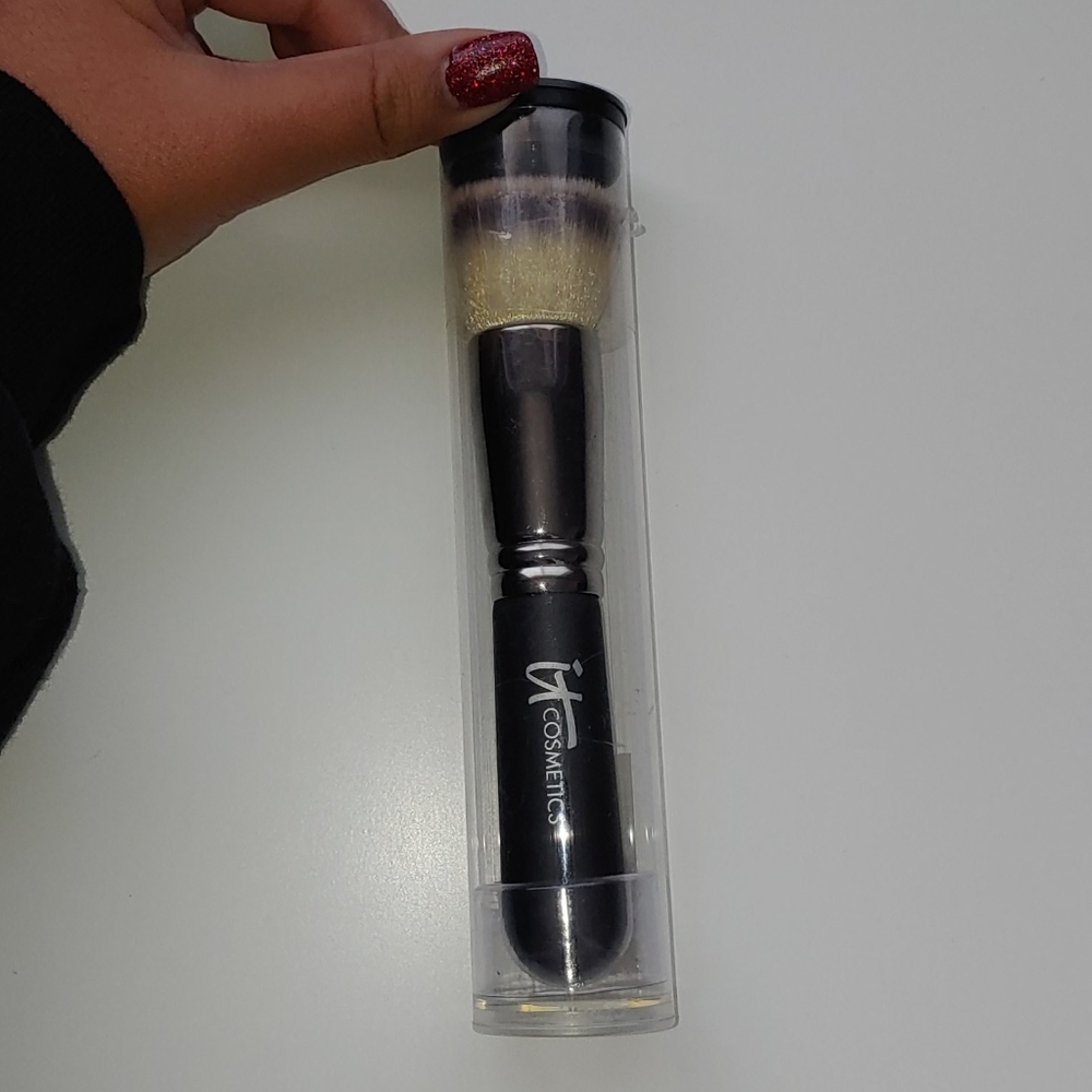 it Cosmetics Heavenly Luxe Brush